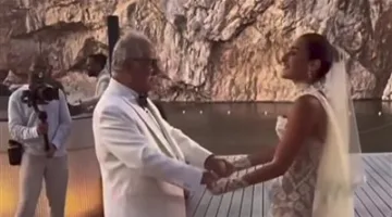 على أنغام “بنت أبويا”: أمينة خليل ترقص مع والدها في حفل زفافها باليونان | صور