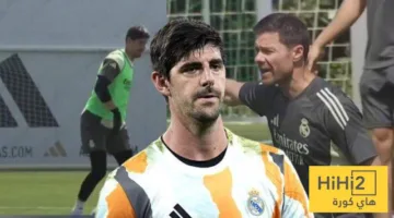 ألونسو يفاجئ كورتوا بطلب غير متوقع خلال أول تدريب!