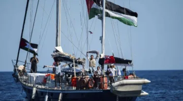 مواجهة بحرية.. ظهور سفينة مادلين في ميناء محتَل يثير غضبًا عالميًا