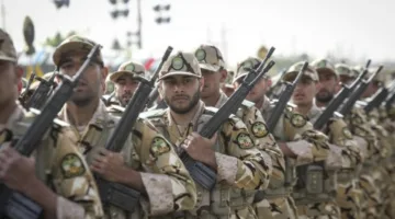 إيران تتوعد بالهجوم على المنشآت النووية الإسرائيلية والبنية التحتية الاقتصادية والعسكرية بعد حصولها على مستندات سرية في حال تعرضها للعدوان.