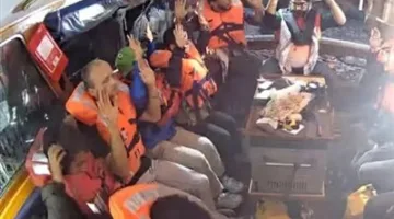 قرصنة في المحيط: إسرائيل تأسر السفينة الإنسانية مادلين في المياه الدولية مما يؤدي إلى استنكار عالمي واسع.