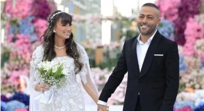تامر عاشور يروي لـ “صاحبة السعادة” تفاصيل حبه لزوجته الإعلامية نانسي نور.. ماذا أفصح؟ تامر عاشور يروي لـ “صاحبة السعادة” تفاصيل حبه لزوجته الإعلامية نانسي نور.. ماذا أفصح؟