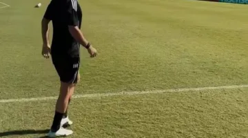 استقبال حار من لاعبي الأهلي لزيزو خلال التدريب الصباحي اليوم في أمريكا.. صور