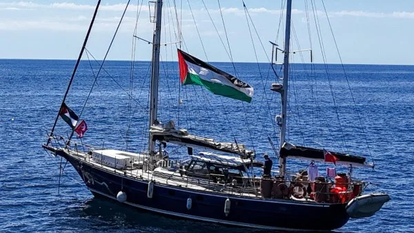 إسرائيل: نقل نشطاء سفينة “مادلين” إلى مطار بن جوريون لإعادتهم إلى بلادهم إسرائيل: نقل نشطاء سفينة “مادلين” إلى مطار بن جوريون لإعادتهم إلى بلادهم
