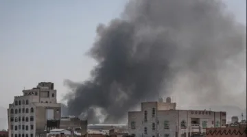القوات البحرية الإسرائيلية تستهدف ميناء الحديدة بالقصف