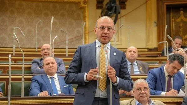النائب هشام حسين يدعو الحكومة لتطبيق قانون تنظيم “السمسرة” لمكافحة الفوضى في القطاع العقاري وحماية المواطنين. النائب هشام حسين يدعو الحكومة لتطبيق قانون تنظيم “السمسرة” لمكافحة الفوضى في القطاع العقاري وحماية المواطنين.
