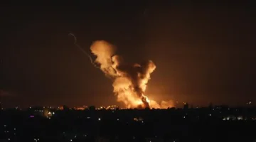 إسرائيل تُعلن استهداف ميناء الحديدة في غرب اليمن.