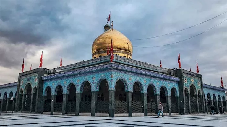 ما مدى صحة الصور المنتشرة حول “تفكيك مقام السيدة زينب” في سوريا؟ ما مدى صحة الصور المنتشرة حول “تفكيك مقام السيدة زينب” في سوريا؟