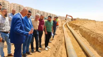 وزير الإسكان يطلب الإسراع في إنهاء إجراءات تقنين الأراضي في المدن الجديدة