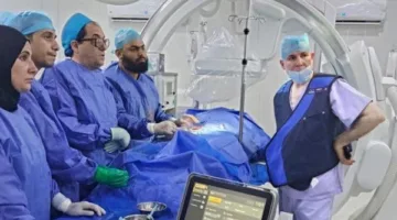 كلية الطب بجامعة الأزهر في دمياط تُجري أول عملية قسطرة في الدماغ لمسن وسيدة
