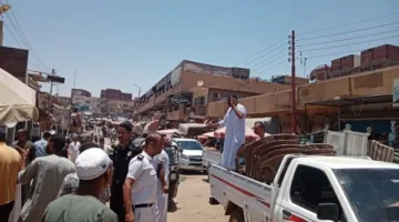 أسوان: إغلاق نهائي لعشر محلات غير ملتزمة وإزالة 500 مخالفة إشغال
