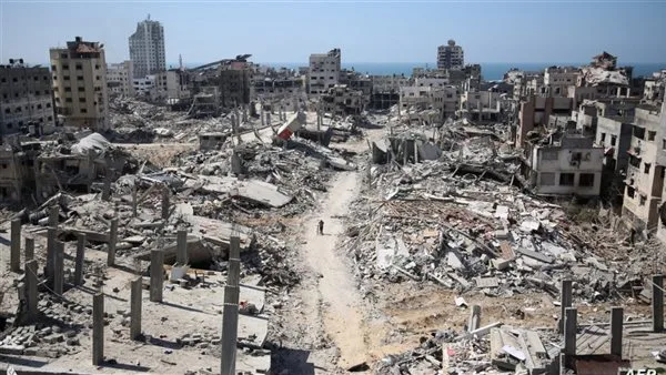 مقتل 18 فلسطينيًا أثناء انتظارهم للمعونات الغذائية في وسط غزة مقتل 18 فلسطينيًا أثناء انتظارهم للمعونات الغذائية في وسط غزة