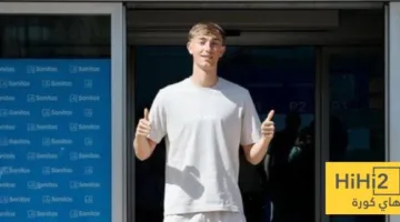 صورة.. هويسين يلبي رغبة مشجعي ريال مدريد