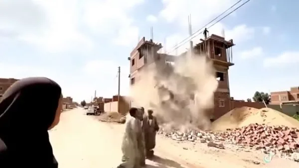 هذا قصر وليس مجرد منزل.. فيديو امرأة الحسد: هل هو نتيجة ذكاء اصطناعي أم واقع؟ هذا قصر وليس مجرد منزل.. فيديو امرأة الحسد: هل هو نتيجة ذكاء اصطناعي أم واقع؟