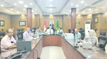 مدير تعليم القليوبية يراقب امتحانات الدبلومات الفنية من مركز العمليات.