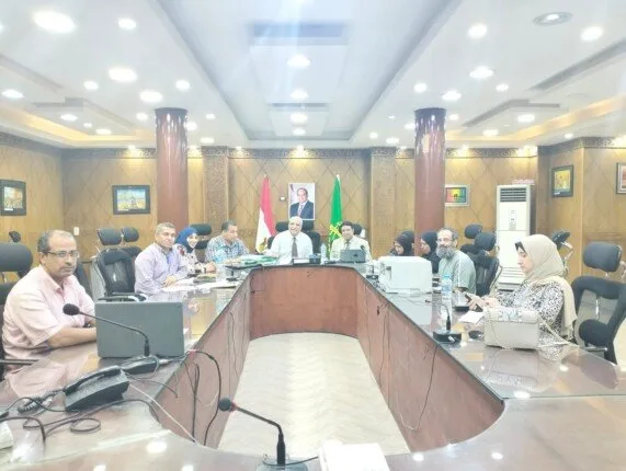مدير تعليم القليوبية يراقب امتحانات الدبلومات الفنية من مركز العمليات. مدير تعليم القليوبية يراقب امتحانات الدبلومات الفنية من مركز العمليات.