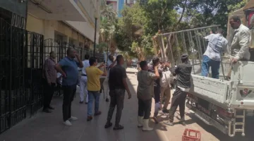محافظ أسوان: إغلاق وتغليف 10 متاجر مخالفة بجوار سور السكك الحديدية