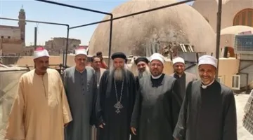 وزير الأوقاف يتصل بالقمص متاؤس زخاري لتقديم التعازي في حريق الكنيسة