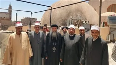 وزير الأوقاف يتصل بالقمص متاؤس زخاري لتقديم التعازي في حريق الكنيسة