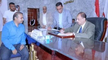 محافظ سوهاج ينظم اجتماعًا أسبوعيًا مع المواطنين للاستماع إلى شكاواهم واحتياجاتهم