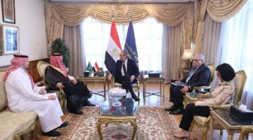 وزير الاتصالات يستكشف فرص التعاون الجديدة مع المملكة العربية السعودية