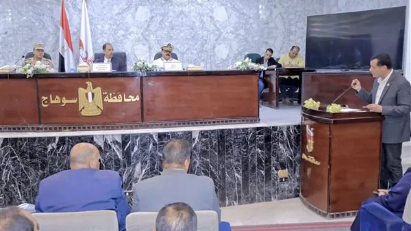 انطلاق تصحيح امتحانات الشهادة الإعدادية في سوهاج مع التركيز على الدقة والمراجعة. انطلاق تصحيح امتحانات الشهادة الإعدادية في سوهاج مع التركيز على الدقة والمراجعة.