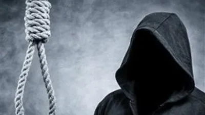 عاطل يضع حدًا لحياته شنقًا في منزله بالفيوم عاطل يضع حدًا لحياته شنقًا في منزله بالفيوم