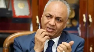 مصطفى بكري يُخطِر الشرطة الإلكترونية بوجود صفحة مزيفة على فيسبوك!
