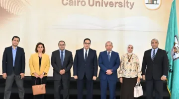 رئيس جامعة القاهرة يلتقي بلجنة الأمانة العلمية وأخلاقيات البحث في “طب قصر العيني”