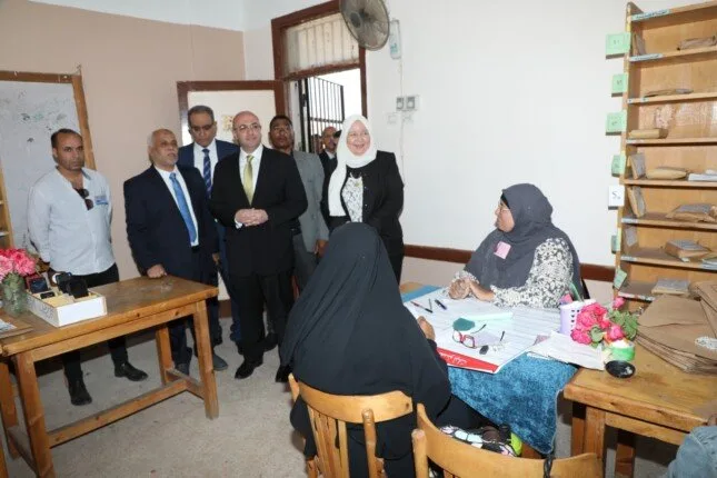 محافظ بني سويف يقوم بجولة تفقدية لامتحانات دبلوم المدارس الصناعية “نظام 3 سنوات” محافظ بني سويف يقوم بجولة تفقدية لامتحانات دبلوم المدارس الصناعية “نظام 3 سنوات”