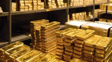 بينما ينتظر العالم نتائج محادثات أمريكا والصين، سعر الذهب يستمر في الانخفاض عالمياً.