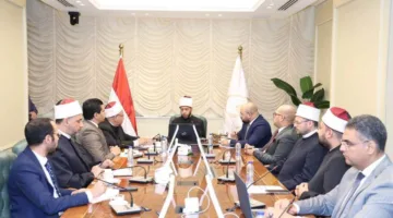 وزير الأوقاف يلتقي مع مديري المديريات الإقليمية لمناقشة تقدم العمل