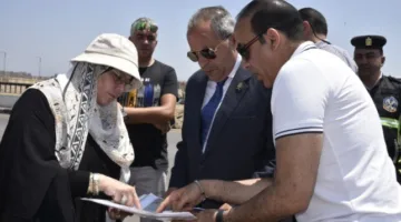 محافظ بورسعيد يستعرض ميدانيًا مشروع إنشاء جسر جديد في بورفؤاد لتحسين انسيابية الحركة المرورية