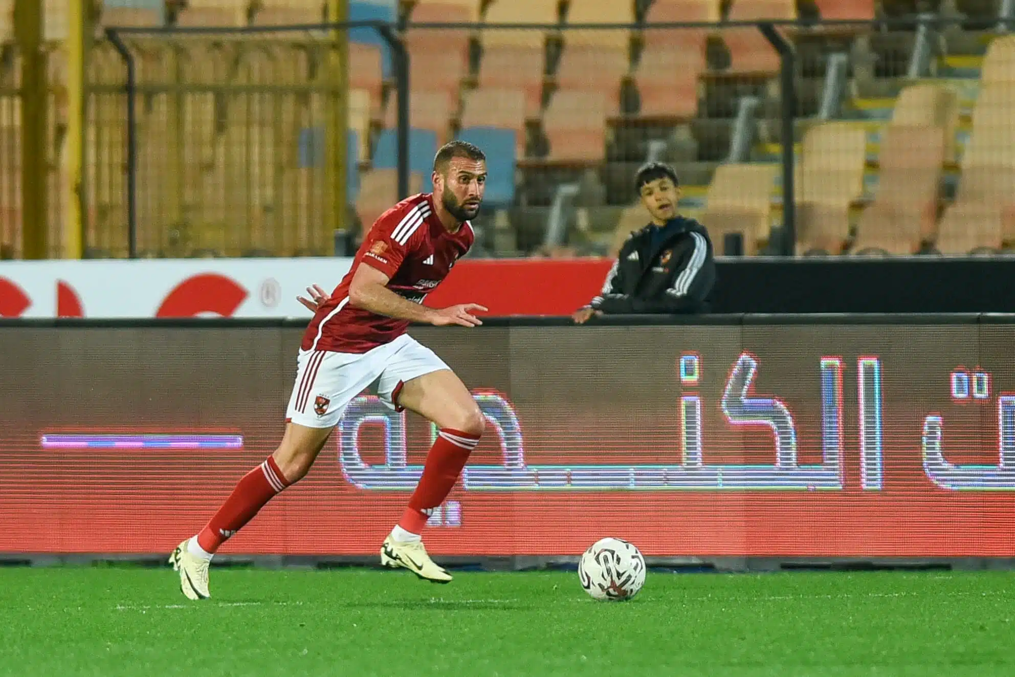 مصير عمر كمال عبد الواحد.. وريفيرو يناشد الخطيب بالتعاقد مع هذا اللاعب على الفور مصير عمر كمال عبد الواحد.. وريفيرو يناشد الخطيب بالتعاقد مع هذا اللاعب على الفور