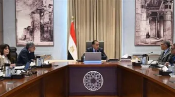 رئيس الوزراء يراقب سير العمل في التشغيل التجريبي لمشروع تحسين نظام زيارة أهرامات الجيزة