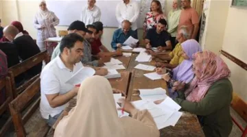 وكيل وزارة التربية والتعليم بالمنيا يزور لجان تصحيح الشهادة الإعدادية