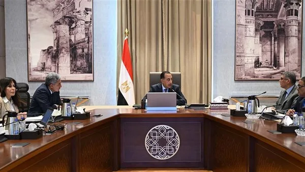 تفاصيل زيارة مدبولي للبدء بالتجريب في تحسين نظام زيارة أهرامات الجيزة تفاصيل زيارة مدبولي للبدء بالتجريب في تحسين نظام زيارة أهرامات الجيزة