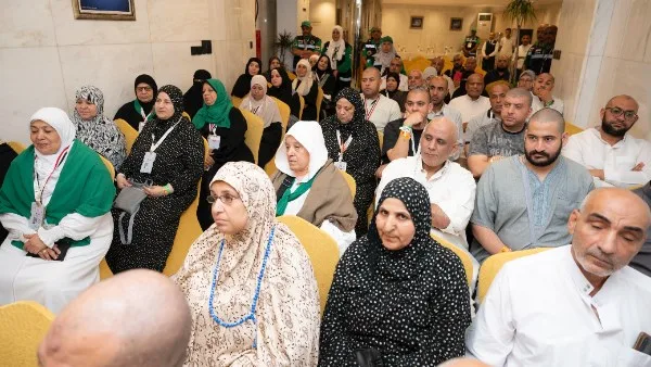 بعثة حج الجمعيات الأهلية تراقب جدول نقل الحجاج إلى المدينة المنورة وإعادة بقية الحجاج إلى مصر. بعثة حج الجمعيات الأهلية تراقب جدول نقل الحجاج إلى المدينة المنورة وإعادة بقية الحجاج إلى مصر.