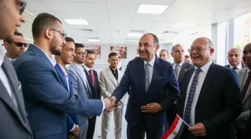 وزير قطاع الأعمال يزور مصنع الحافلات ويشرف على التحضيرات النهائية لسيارات الركوب