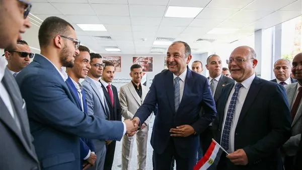 وزير قطاع الأعمال يزور مصنع الحافلات ويشرف على التحضيرات النهائية لسيارات الركوب وزير قطاع الأعمال يزور مصنع الحافلات ويشرف على التحضيرات النهائية لسيارات الركوب