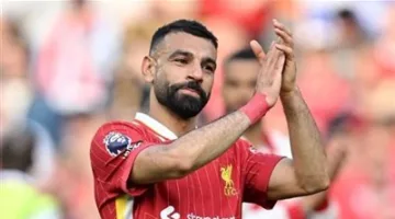 شارة قيادة ليفربول تقترب من محمد صلاح عقب مغادرة آرنولد
