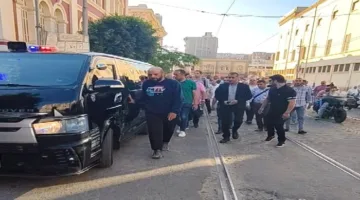 في وداعٍ مهيب.. الآلاف يرافقون جثمان محمود صلاح ضحية العاصفة الثلجية في الإسكندرية