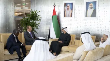 خالد بن محمد بن زايد يلتقي بالمدير التنفيذي لشركة «بلاك روك»