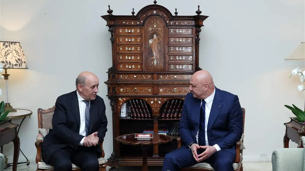 الرئيس عون يستقبل لودريان في بعبدا ويؤكد على أهمية دور اليونيفيل. الرئيس عون يستقبل لودريان في بعبدا ويؤكد على أهمية دور اليونيفيل.