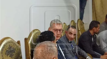 وزير البترول يُعزي عائلة بطل حريق العاشر من رمضان في مسقط رأسه بالدقهلية