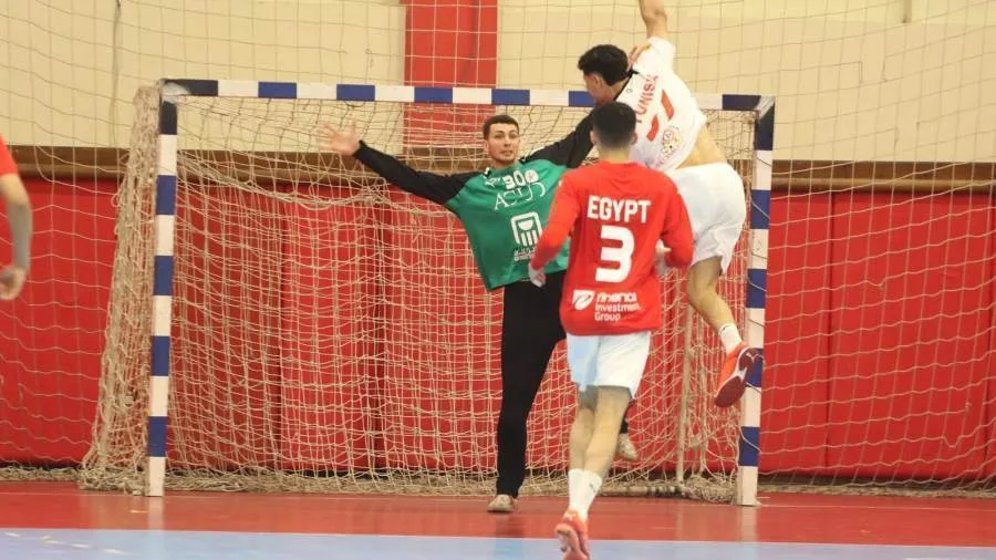 أبو المجد يكشف عن تشكيلة منتخب الشباب لكرة اليد تحضيرًا لكأس العالم في بولندا أبو المجد يكشف عن تشكيلة منتخب الشباب لكرة اليد تحضيرًا لكأس العالم في بولندا