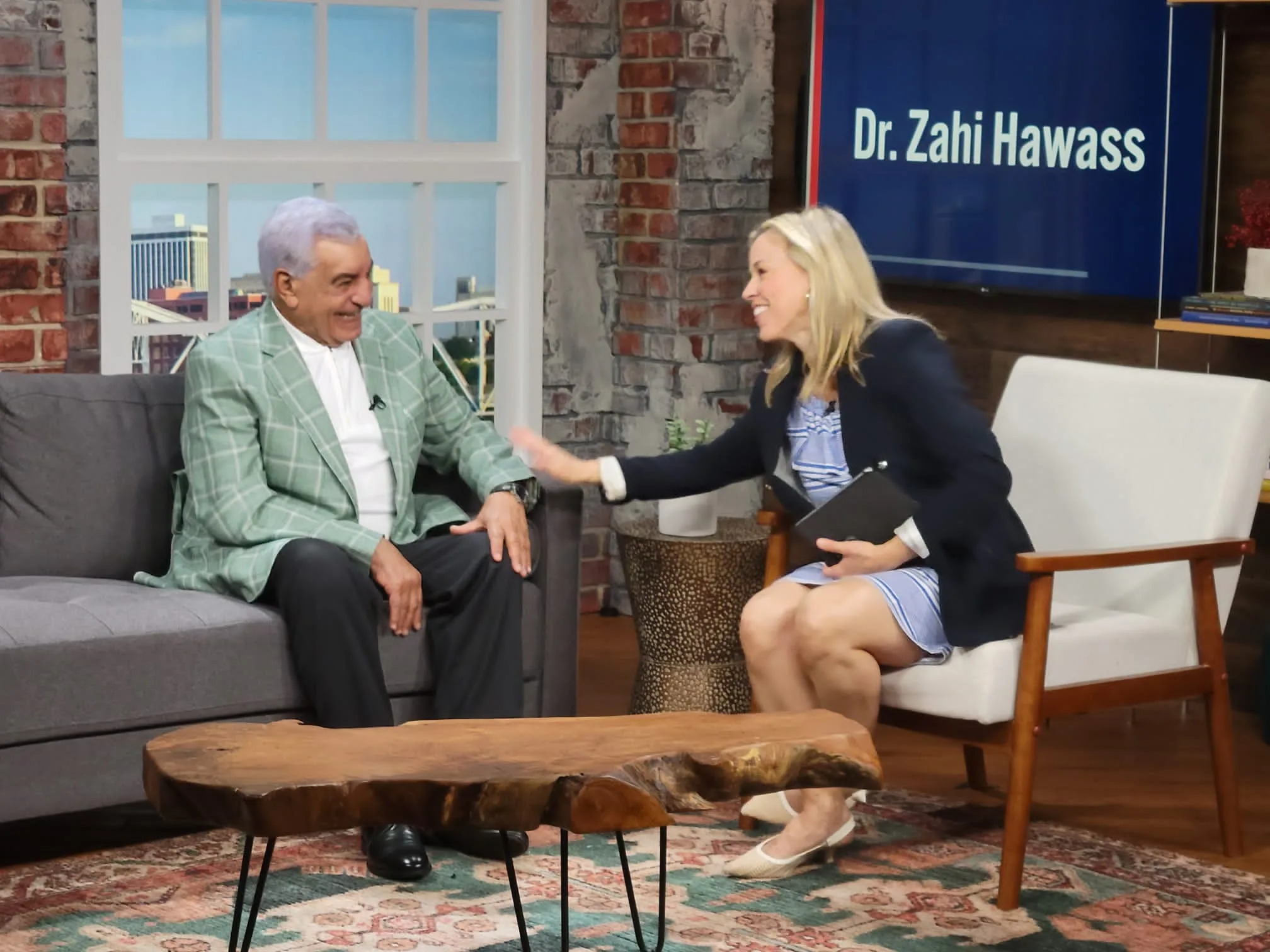 زاهي حواس يسلط الضوء على السياحة المصرية عبر قناة FOX الأمريكية زاهي حواس يسلط الضوء على السياحة المصرية عبر قناة FOX الأمريكية