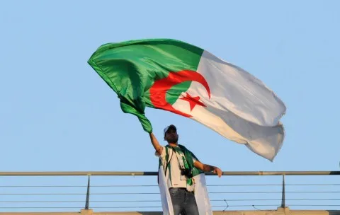 في مجالي “غسيل الأموال وتمويل الإرهاب”: المفوضية الأوروبية تصنف الجزائر ولبنان ضمن القائمة “مرتفعه المخاطر” وتستبعد الإمارات.