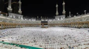 السعودية تعلن بدء موسم العمرة وإتاحة التأشيرات لعام 1447هـ
