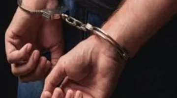اعتقال شاب بعد مشاجرة مع جيرانه ومحاولته إحراق منزلهم في الوراق